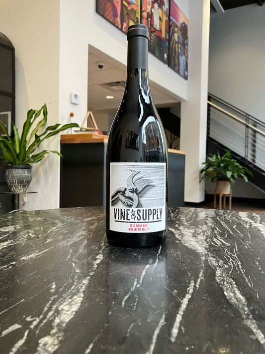 Vine & Supply, Pinot Noir (2020)